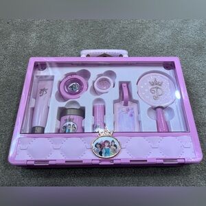 EUC! Disney Princess Brand Travel Beauty Case with Accessories for Pretend Play